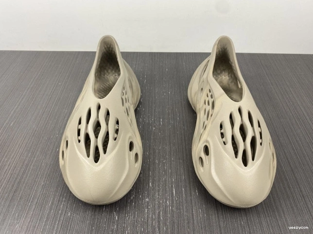 GX4472 RNNR Sage Adidas Yeezy Stone Foam 1019